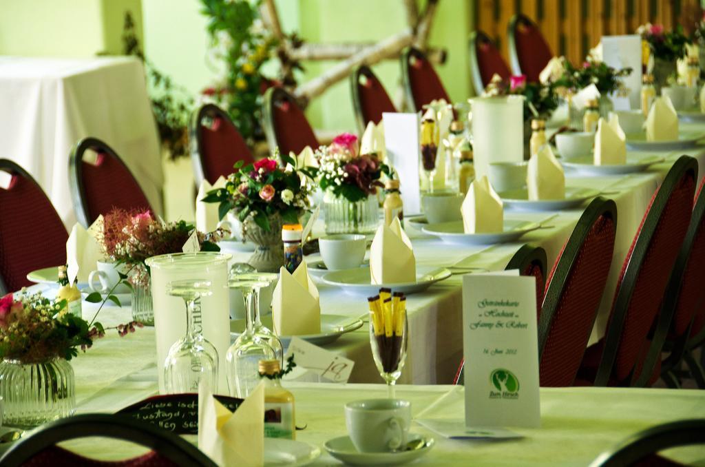 Pension Zum Hirsch Goda Bagian luar foto