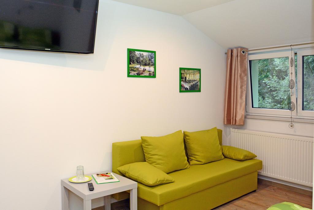 Pension Zum Hirsch Goda Bagian luar foto