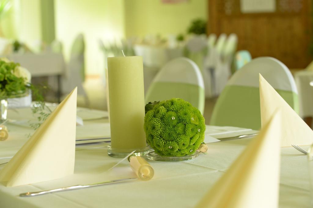 Pension Zum Hirsch Goda Bagian luar foto